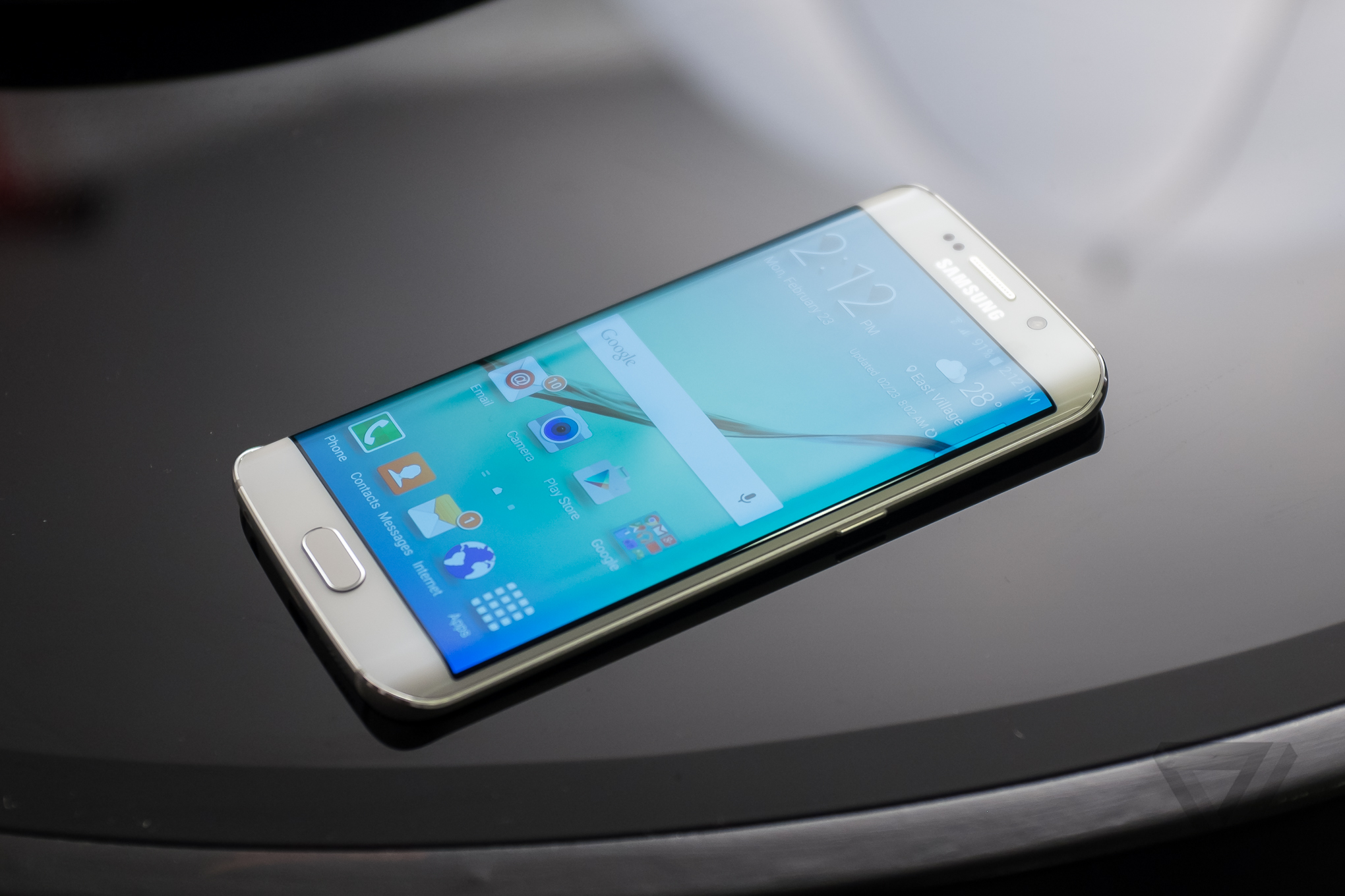 Photo of +Galaxy S6 Edge بدأ بدوره بتلقي التحديث الأمني لشهر سبتمبر